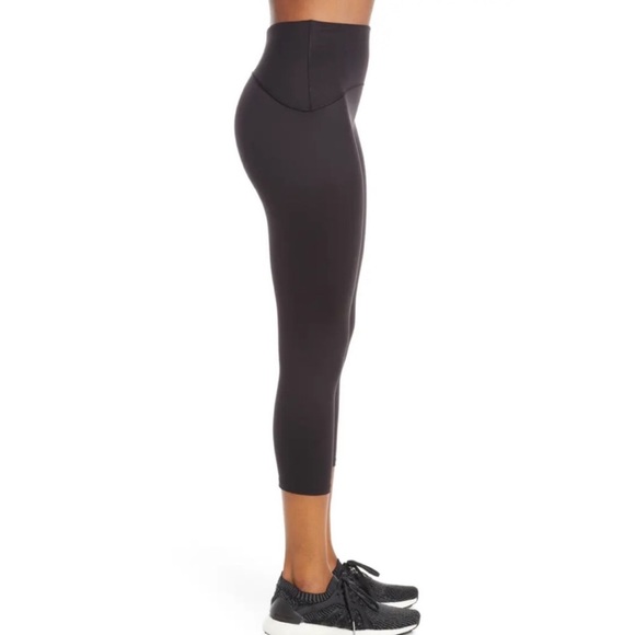 Spanx Booty Boost Active Leggings - Picture 4 of 7